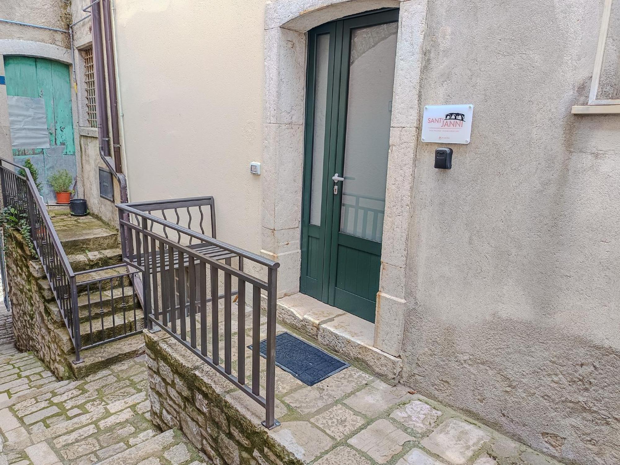 Sant'Janni Apartment Buonalbergo Екстериор снимка